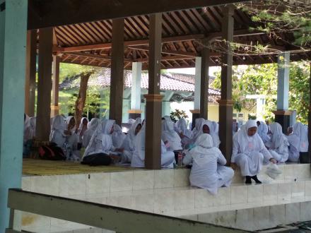 Tamanan Sebagai Tempat Latihan Manasik Haji Dari MTsN Mendungan 2